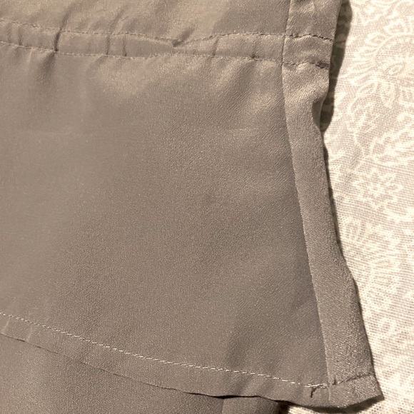 S Gap Gray Ruffle Tank - Picture 3 of 4